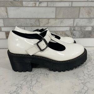 Women's Madden White Chunky Block Heel Mary Jane Patent Leather Shoes Size 6